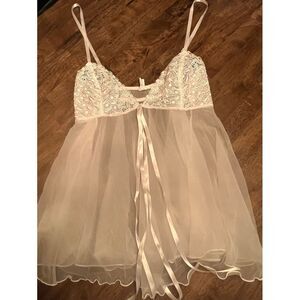 Elegant Cream Lace Sleepwear Robe